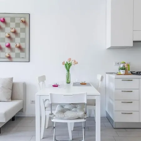 Joivy Bright For 3 Near Porta Romana And Ied Appartement *
