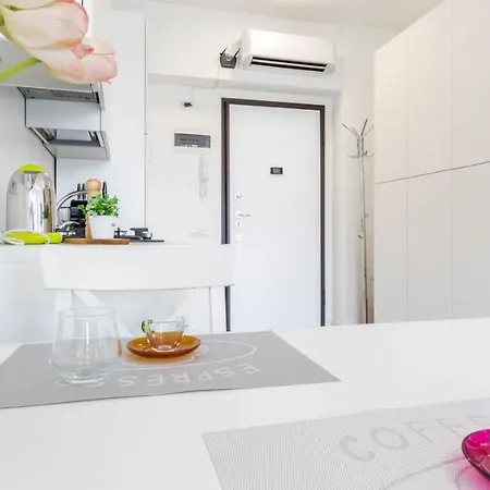 Appartement Joivy Bright For 3 Near Porta Romana And Ied