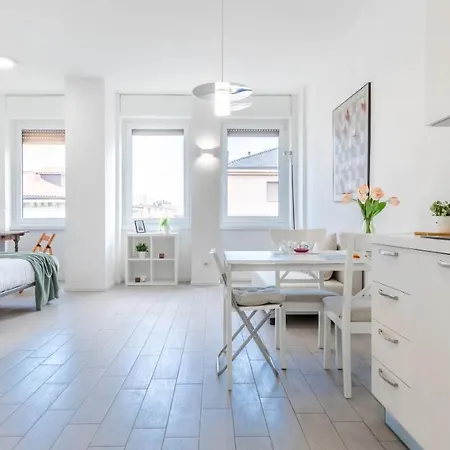 Joivy Bright For 3 Near Porta Romana And Ied Milano