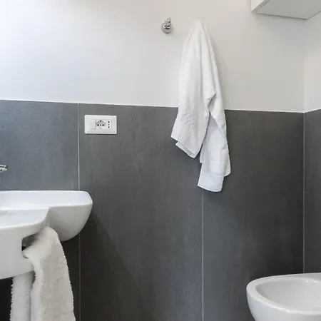 Daire Joivy Bright For 3 Near Porta Romana And Ied *